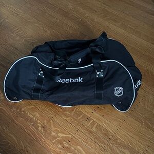 Ice hockey Reebok EUC LIKE NEW used 3 times -Black and White  Duffel Bag